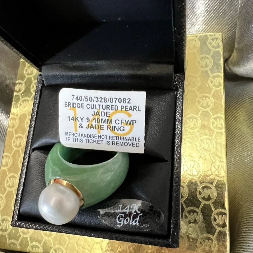 Pearl Jade Ring - Picture 3 of 3